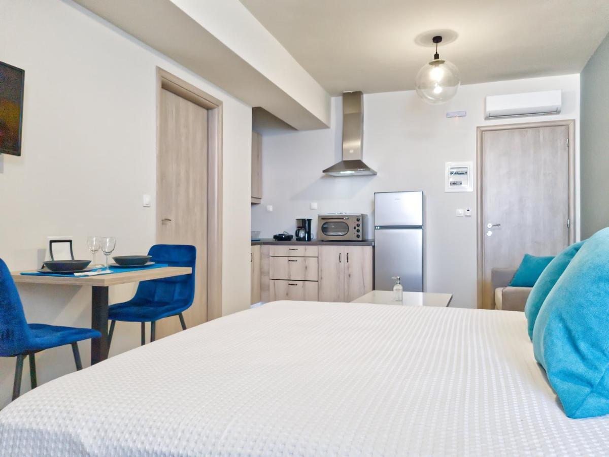 Epipleon Luxury Suites -104- Δωμάτιο 35Τμ Με Βεράντα 35Τμ Μπροστά Στη Θάλασσα نافبكْتوس المظهر الخارجي الصورة